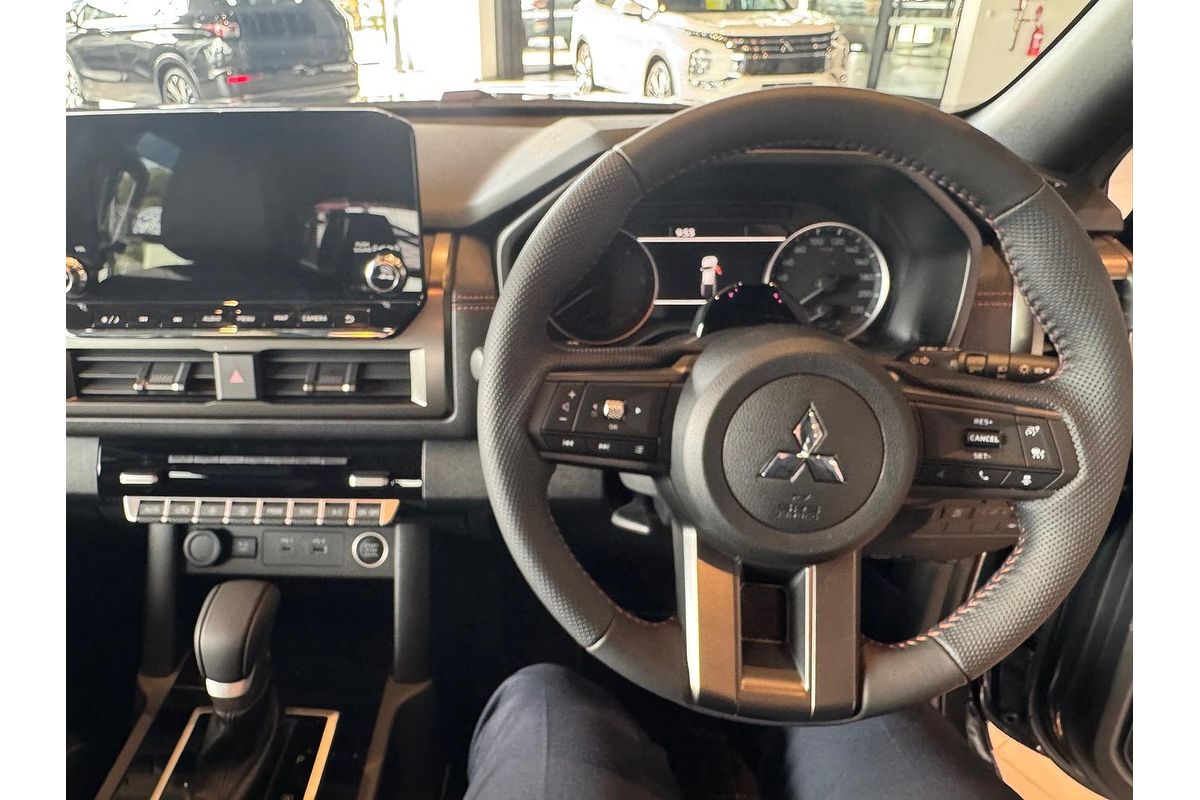 2025 Mitsubishi Triton GSR MV 4X4