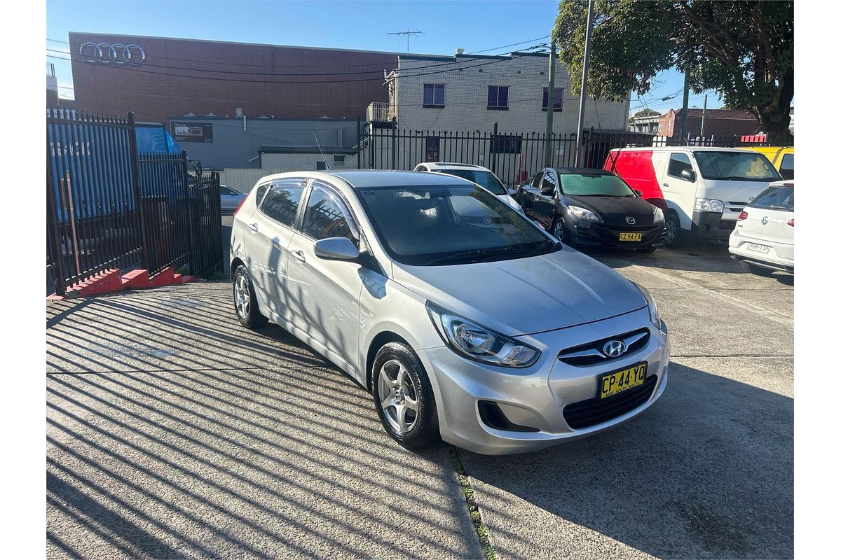2014 Hyundai Accent Active RB2