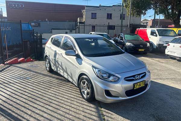 2014 Hyundai Accent Active RB2