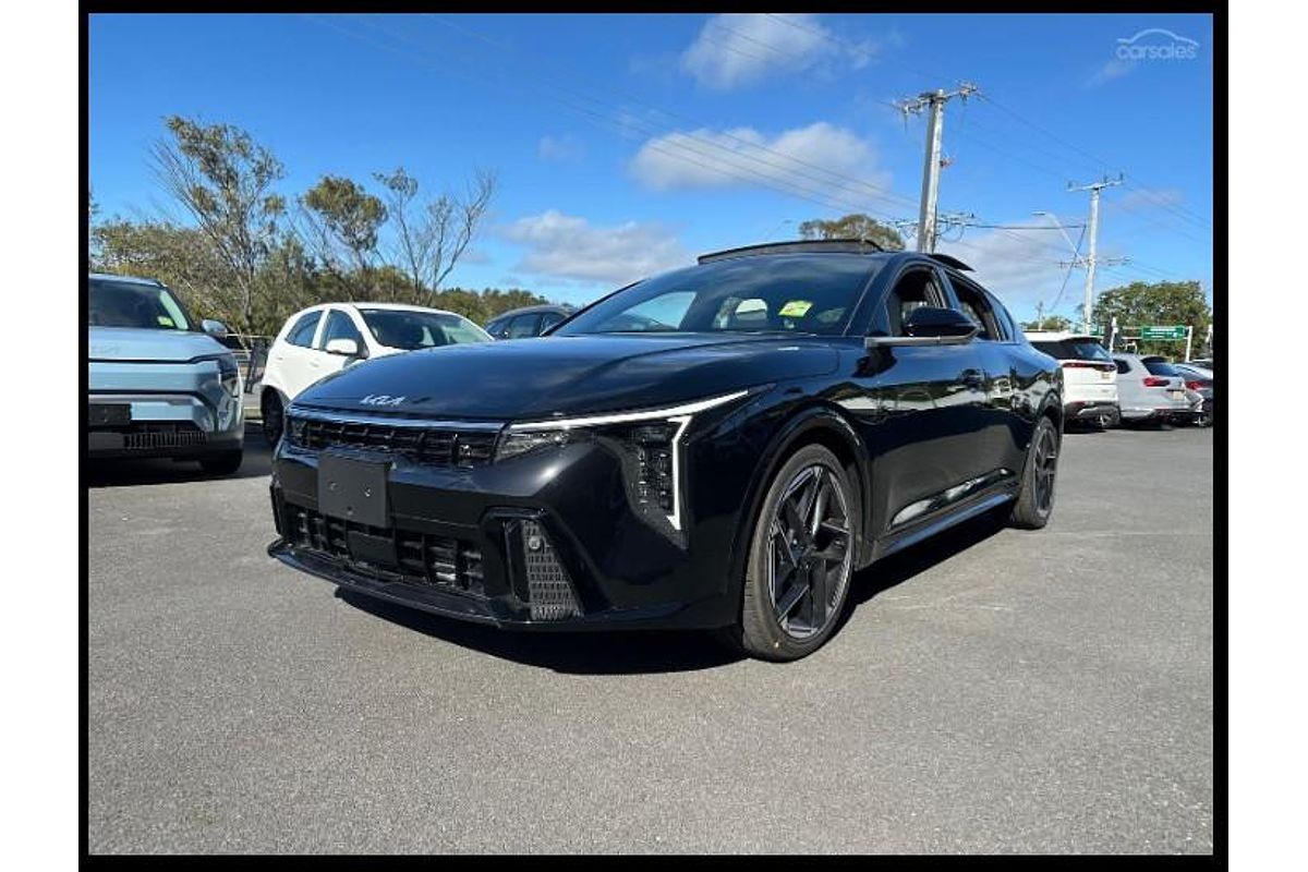 2025 Kia K4 GT-Line CL4m