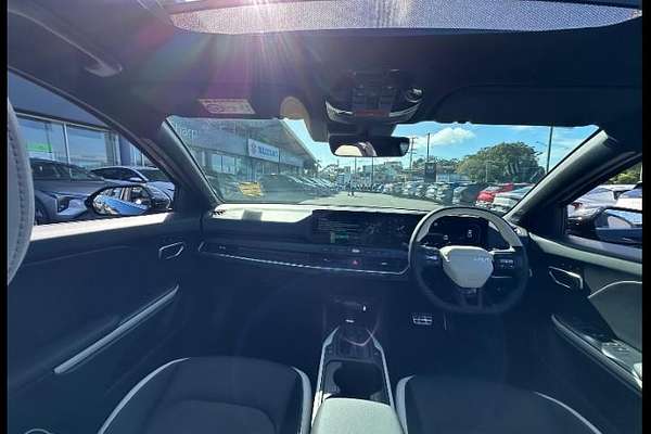 2025 Kia K4 GT-Line CL4m