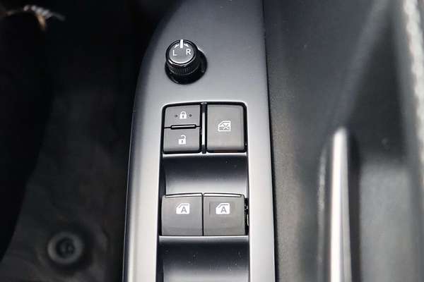 2024 Toyota Hilux SR GUN126R 4X4