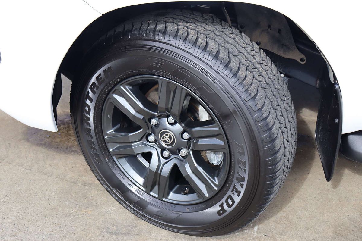 2024 Toyota Hilux SR GUN126R 4X4