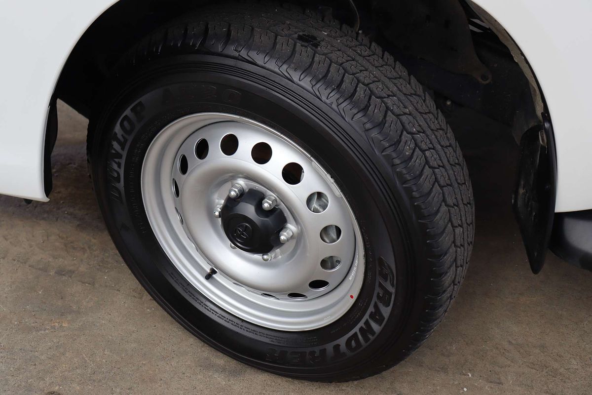 2024 Toyota Hilux SR GUN126R 4X4