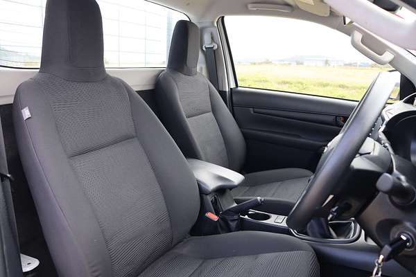 2024 Toyota Hilux SR GUN126R 4X4