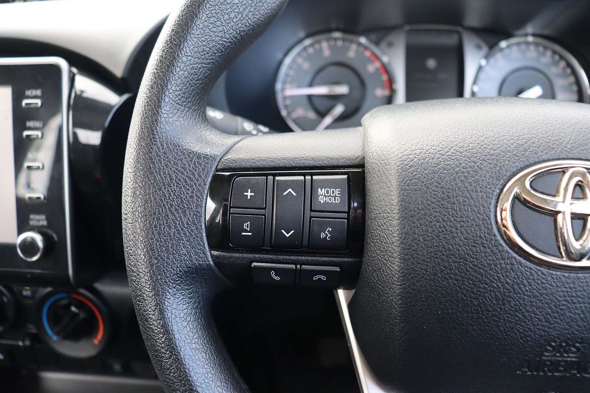 2024 Toyota Hilux SR GUN126R 4X4