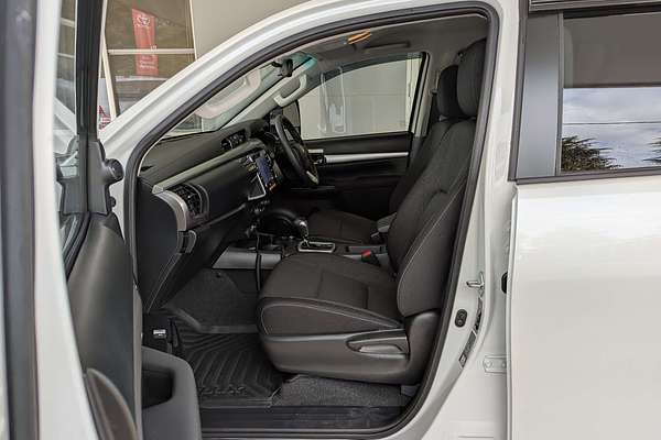 2024 Toyota Hilux SR5 48V GUN126R 4X4