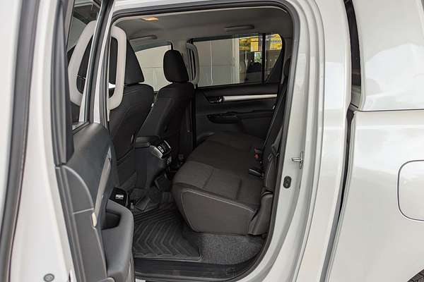 2024 Toyota Hilux SR5 48V GUN126R 4X4