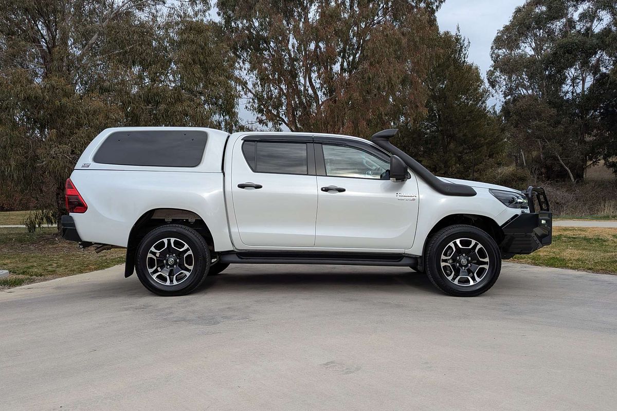 2024 Toyota Hilux SR5 48V GUN126R 4X4