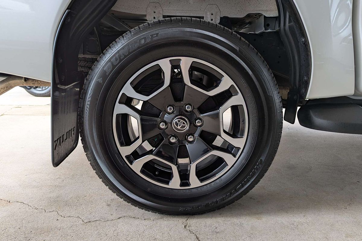 2024 Toyota Hilux SR5 48V GUN126R 4X4