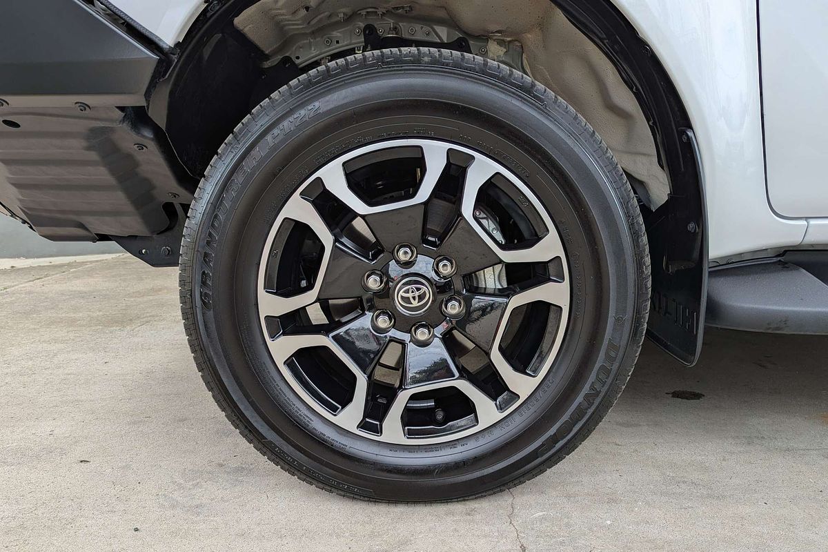 2024 Toyota Hilux SR5 48V GUN126R 4X4