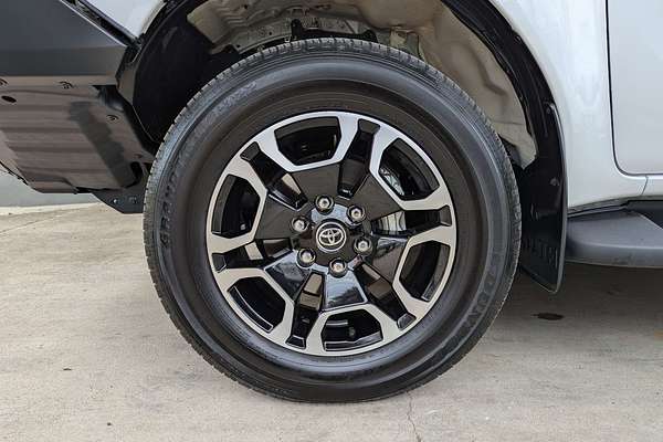 2024 Toyota Hilux SR5 48V GUN126R 4X4