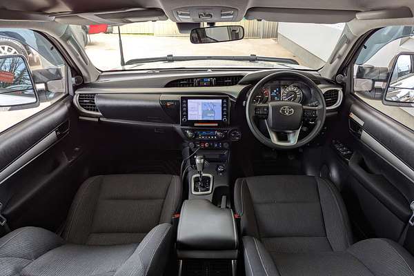 2024 Toyota Hilux SR5 48V GUN126R 4X4