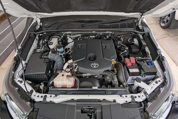 2024 Toyota Hilux SR5 48V GUN126R 4X4