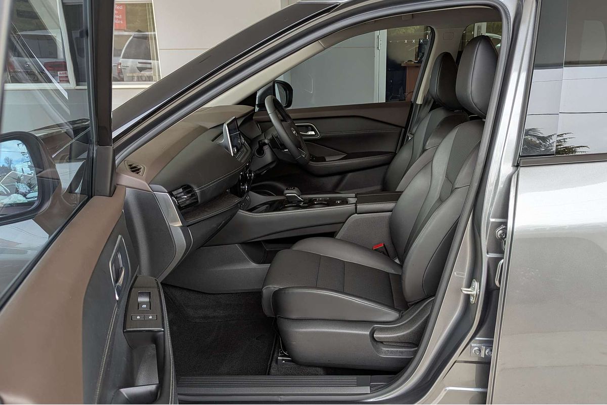 2023 Nissan X-TRAIL ST-L T33
