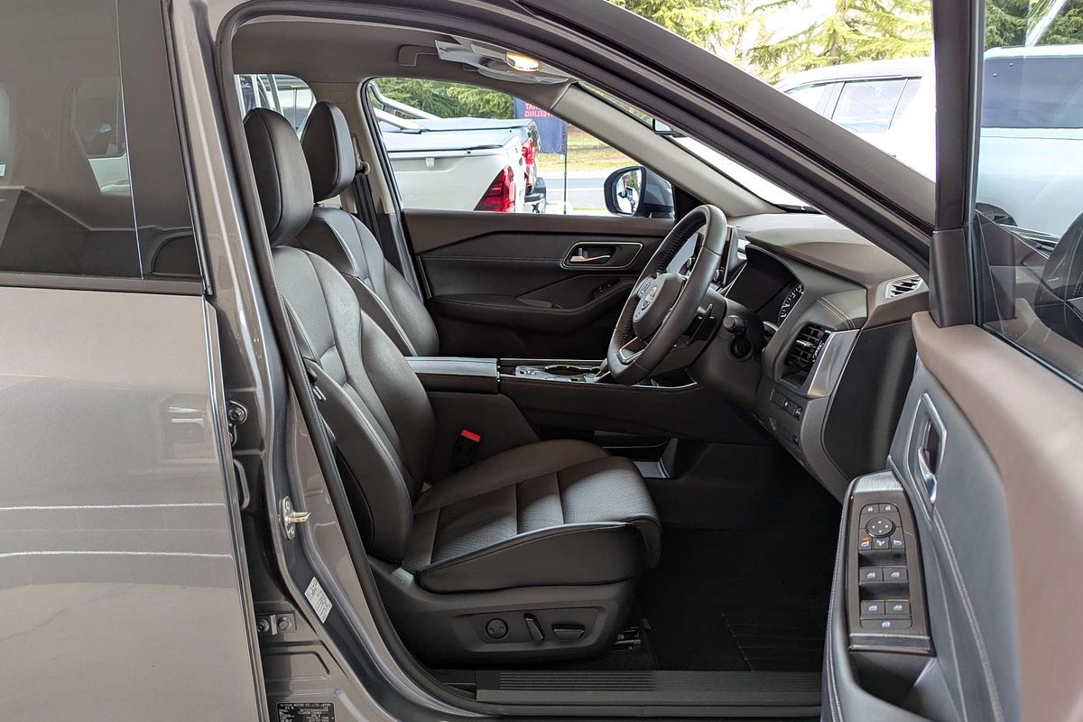 2023 Nissan X-TRAIL ST-L T33