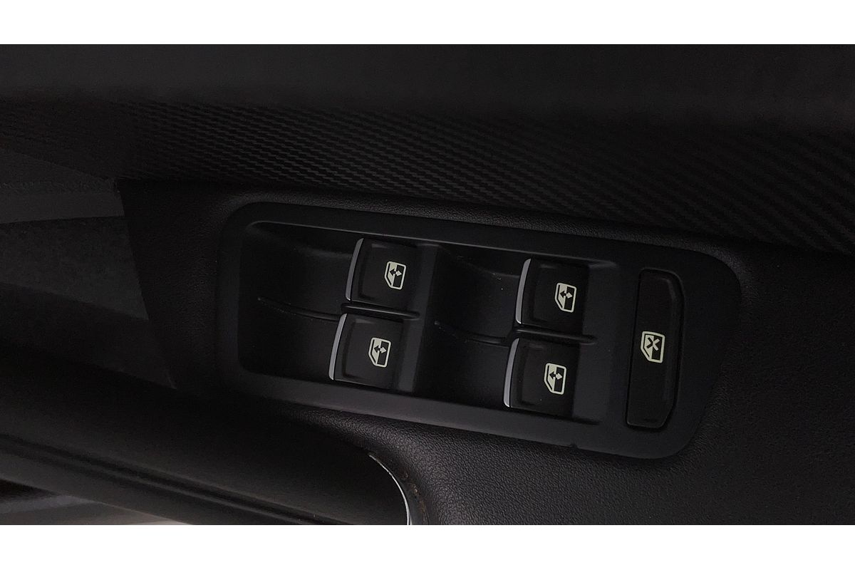 2017 Volkswagen Golf R Wolfsburg Edition 7.5