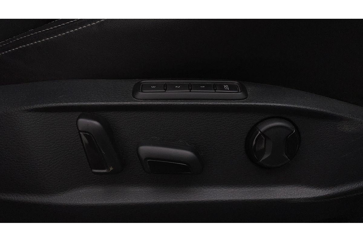 2017 Volkswagen Golf R Wolfsburg Edition 7.5