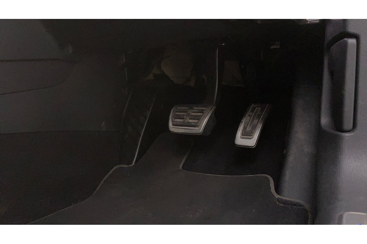 2017 Volkswagen Golf R Wolfsburg Edition 7.5