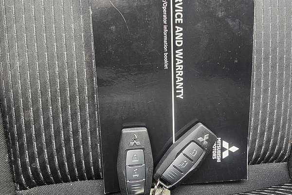 2023 Mitsubishi Outlander ES ZM