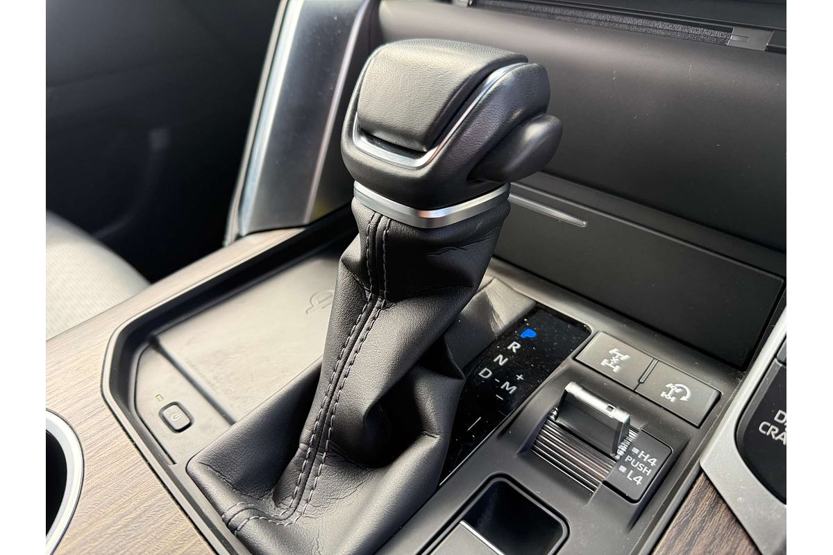 2021 Toyota Landcruiser Sahara FJA300R