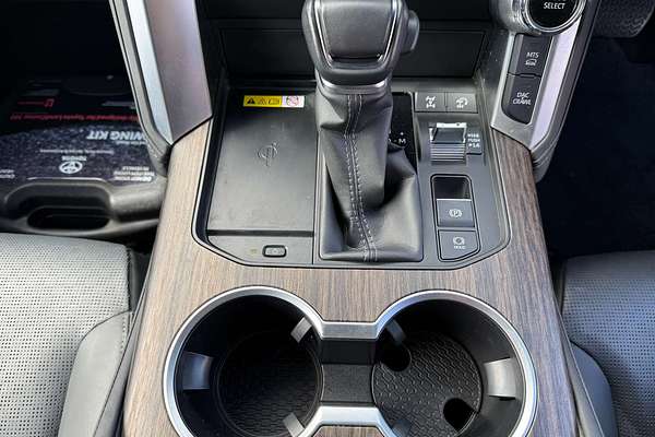 2021 Toyota Landcruiser Sahara FJA300R