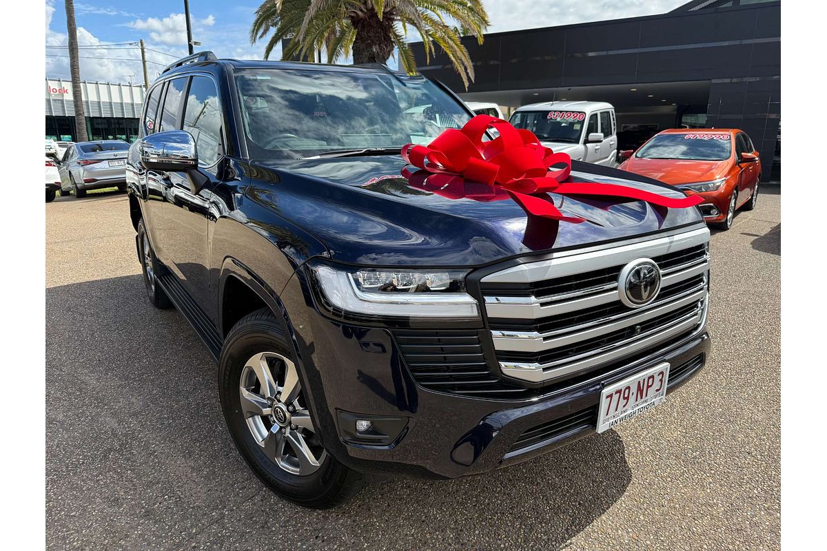 2021 Toyota Landcruiser Sahara FJA300R
