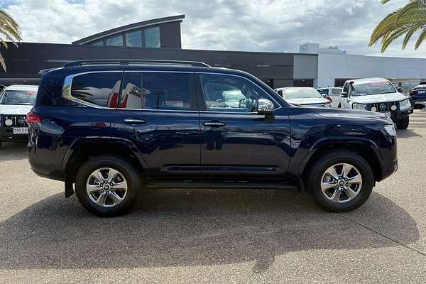 2021 Toyota Landcruiser Sahara FJA300R