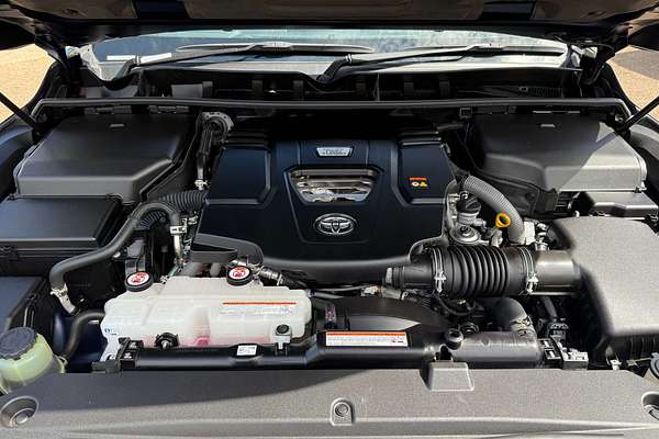 2021 Toyota Landcruiser Sahara FJA300R