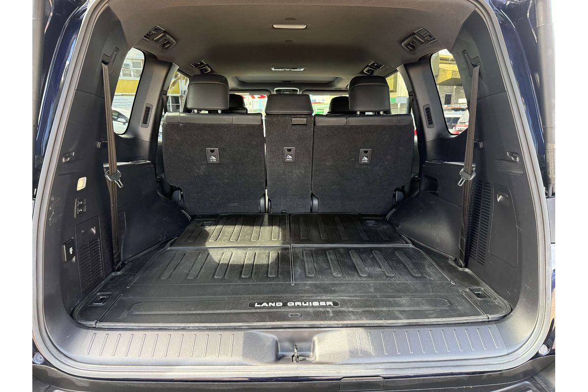 2021 Toyota Landcruiser Sahara FJA300R
