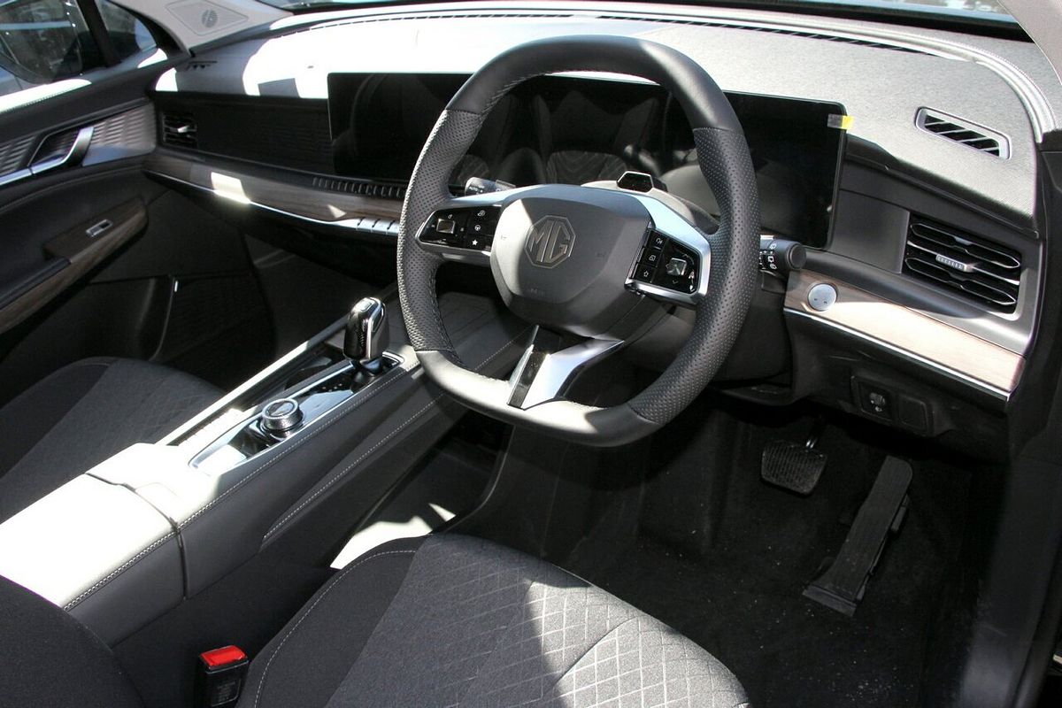 2025 MG QS Excite IS31