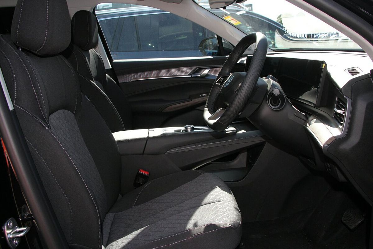 2025 MG QS Excite IS31