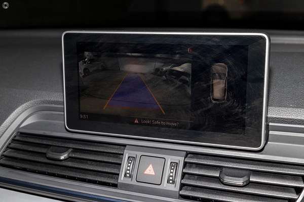 2025 Audi Q5 40 TDI Sport FY