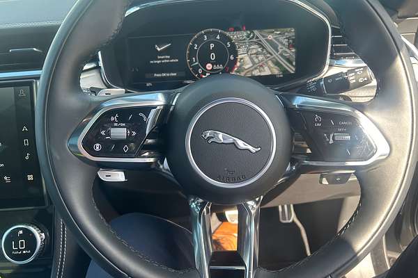 2024 Jaguar F-PACE P250 R-Dynamic SE X761