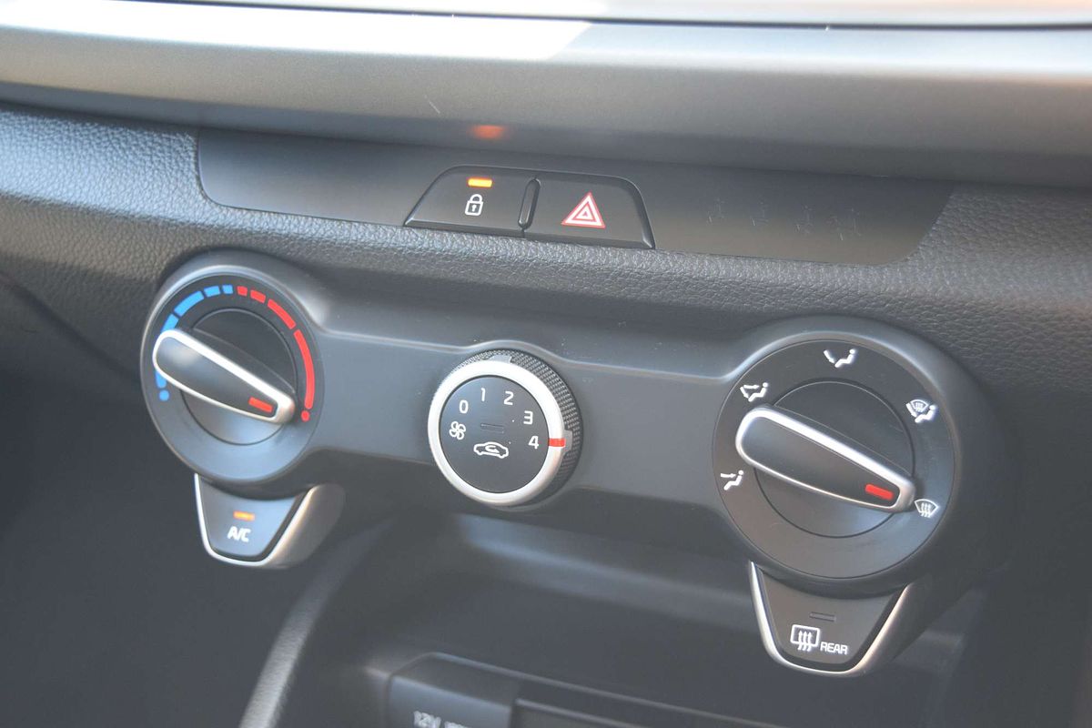 2022 Kia Rio S YB