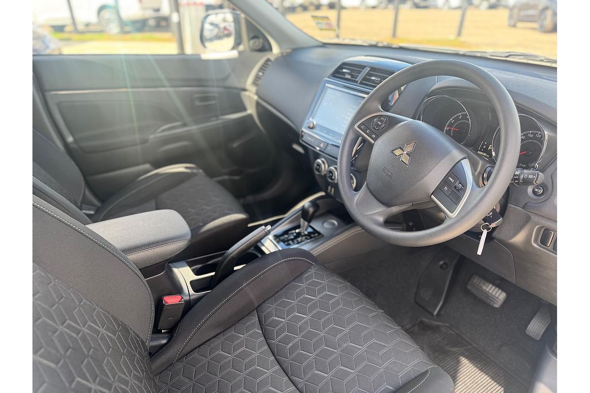 2025 Mitsubishi ASX ES XD