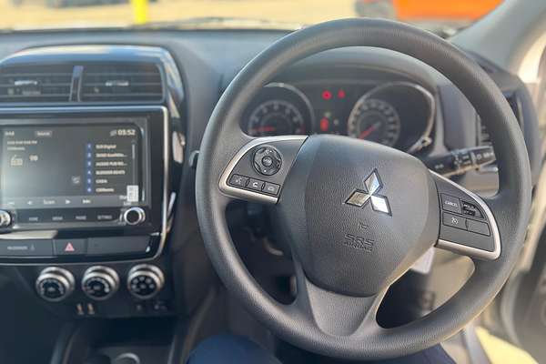 2025 Mitsubishi ASX ES XD