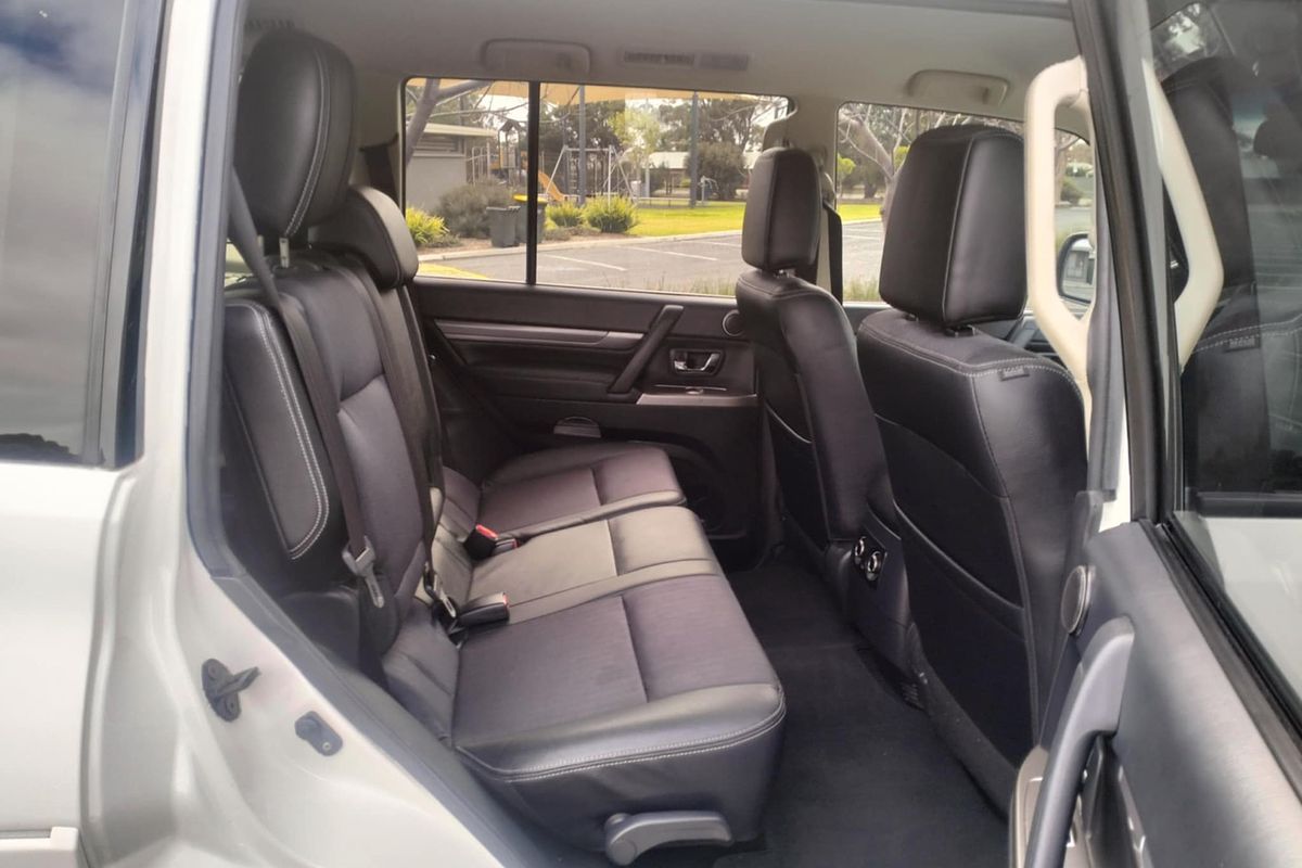 2019 Mitsubishi Pajero GLS NX