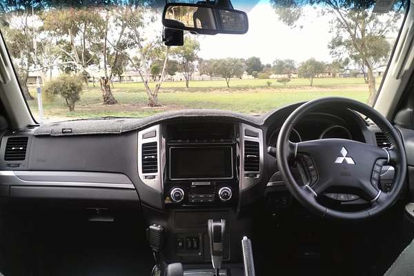 2019 Mitsubishi Pajero GLS NX