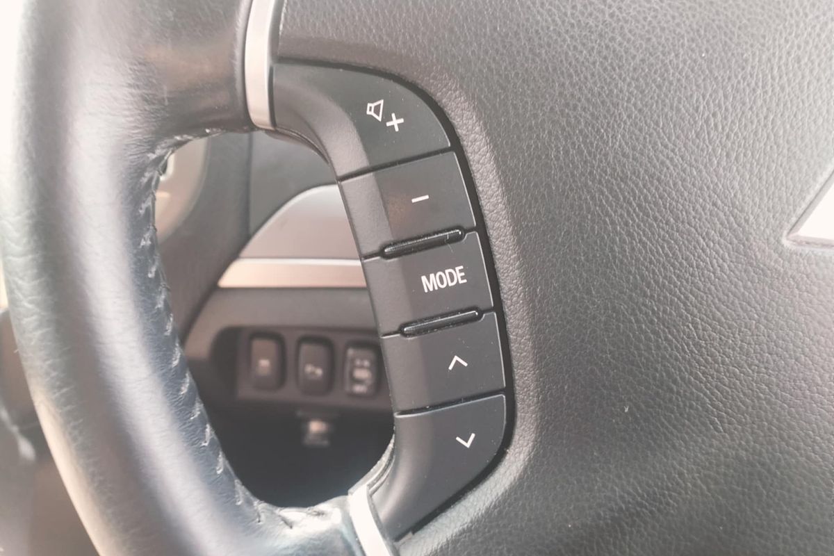 2019 Mitsubishi Pajero GLS NX