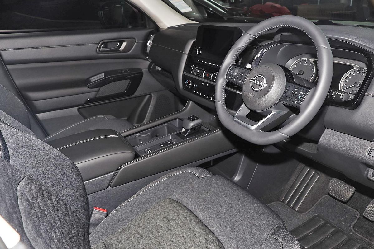 2024 Nissan Pathfinder ST-L R53
