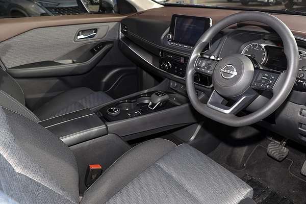 2025 Nissan X-TRAIL ST T33
