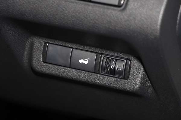 2024 Nissan Pathfinder ST-L R53