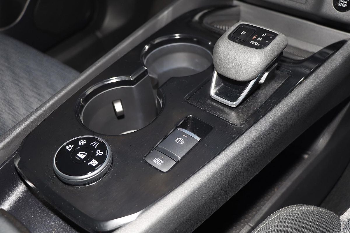 2025 Nissan X-TRAIL ST T33