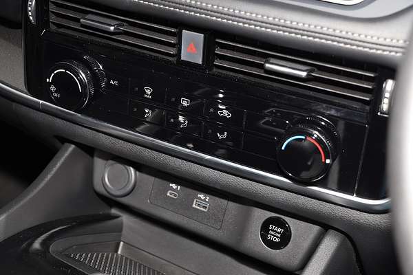 2025 Nissan X-TRAIL ST T33