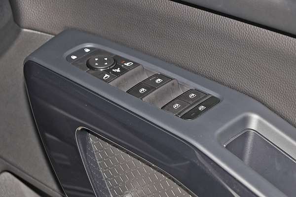 2024 Nissan Pathfinder ST-L R53