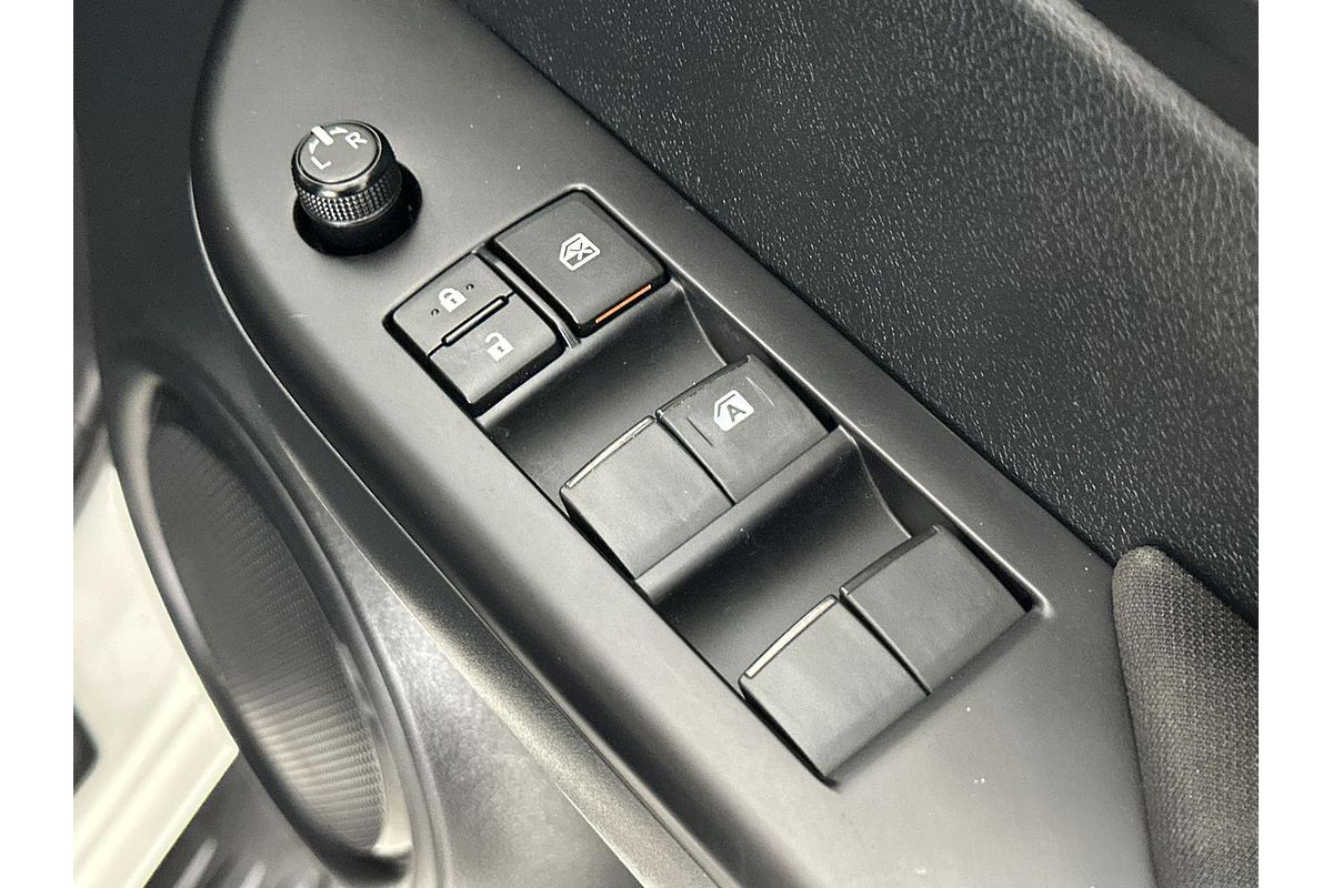 2018 Toyota Hilux SR GUN126R 4X4