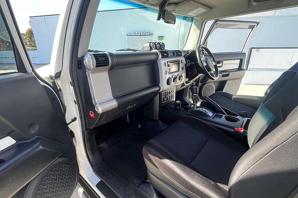 2013 Toyota FJ Cruiser GSJ15R
