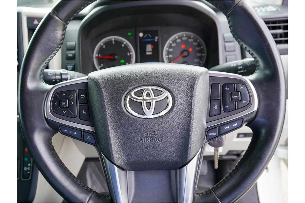 2020 Toyota Hiace Commuter GDH322R