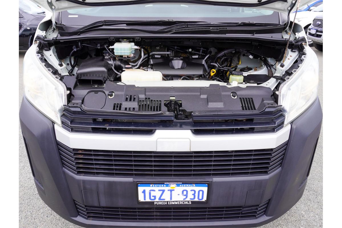 2020 Toyota Hiace Commuter GDH322R